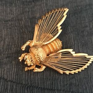 Bee Pin - Excellent condition.